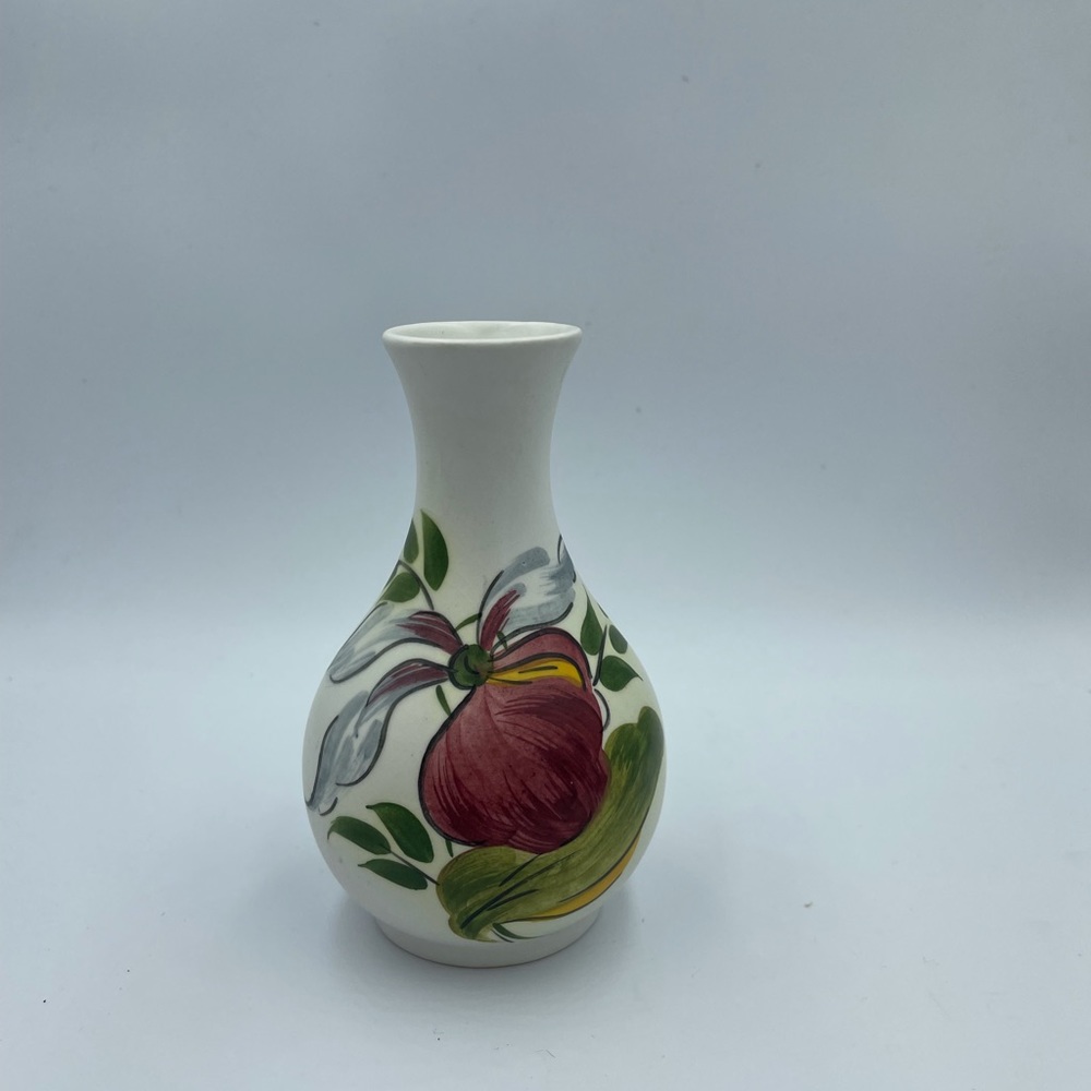 Vintage Hand Painted Wood & Sons Vase, England🥀
